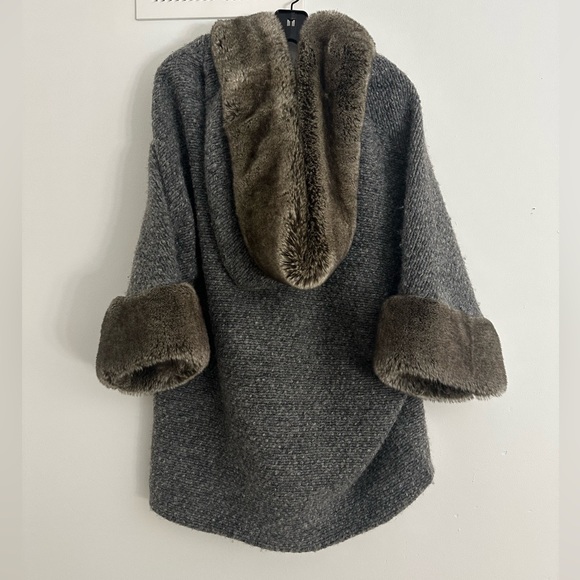 Zara Oversize Sweater Coat Wool with Faux fur hood - Picture 8 of 10